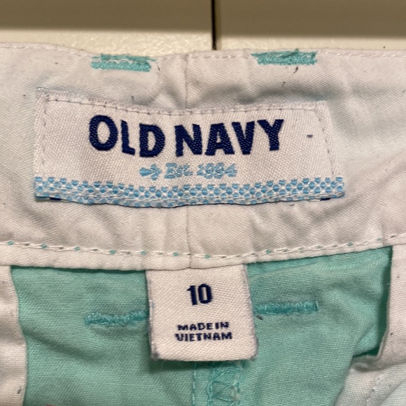 Old Navy Flamingo Shorts - Picture 3 of 3